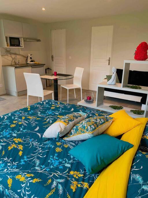 O2M Gresy Sur Aix Apartment Mognard Bagian luar foto