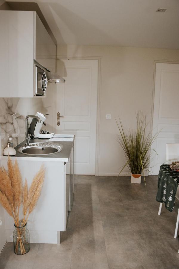 O2M Gresy Sur Aix Apartment Mognard Bagian luar foto